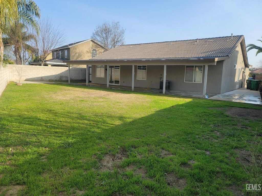 Photo of 1316 Tesoro Drive, Arvin, CA 93203 (MLS # 202601158)