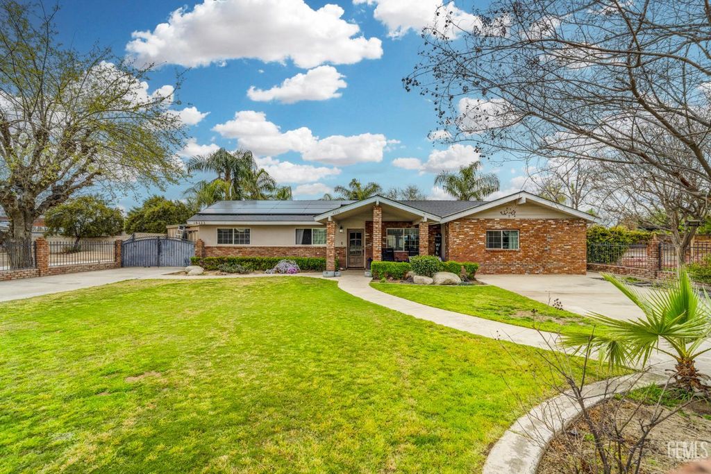 Photo of 10332 Shellabarger Road, Bakersfield, CA 93312 (MLS # 202602265)