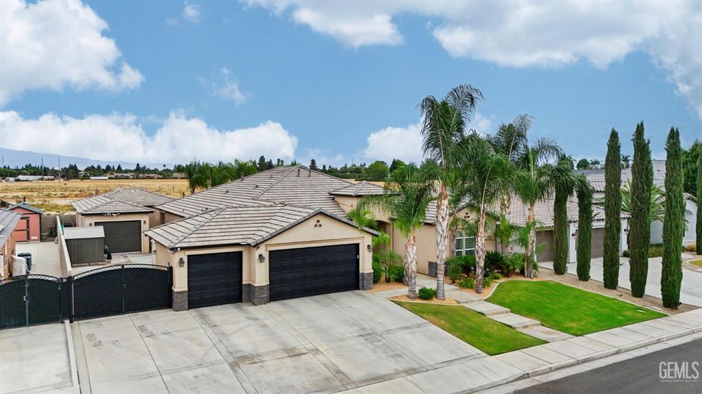 Photo of 7118 Bluetail Lane, Bakersfield, CA 93312 (MLS # 202607708)