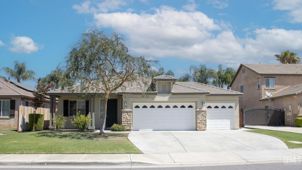 Photo of 12108 Childress Street, Bakersfield, CA 93312 (MLS # 202607954)