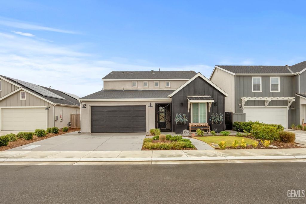 Photo of 9505 Sweetstem Way, Shafter, CA 93263 (MLS # 202510449)