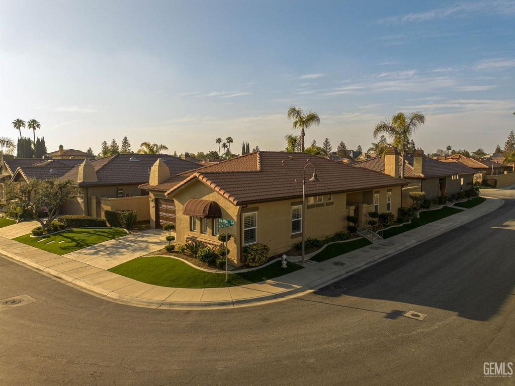 Photo of 8602 Bolsena Lane, Bakersfield, CA 93312 (MLS # 202601128)