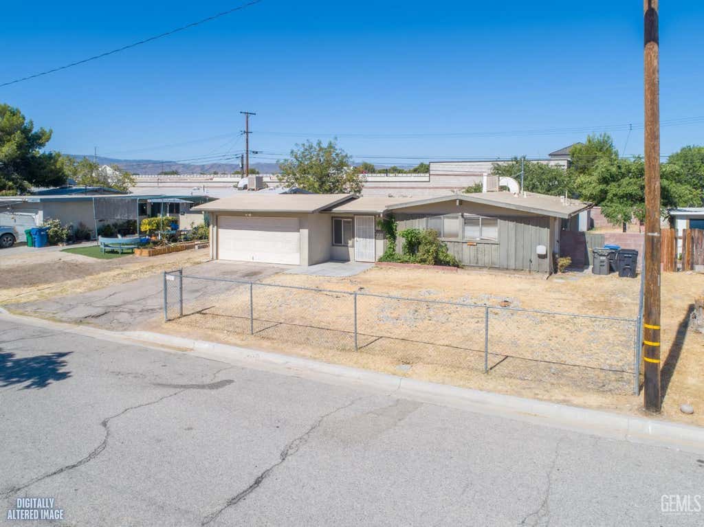 Photo of 44517 21st Street, Lancaster, CA 93536 (MLS # 202608057)