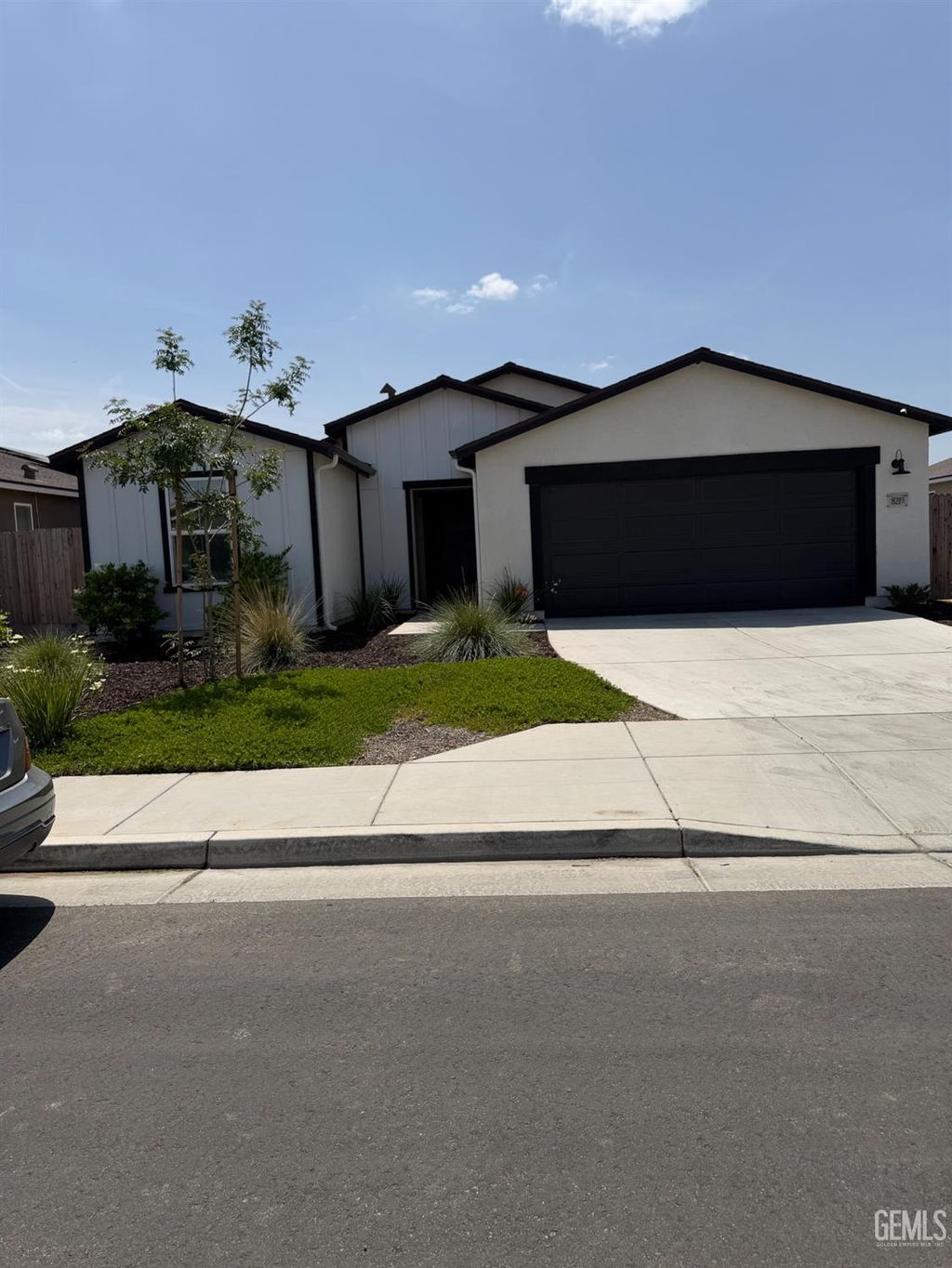 Photo of 8219 Georgetown Drive, Bakersfield, CA 93307 (MLS # 202604128)