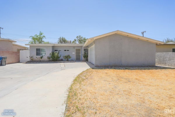 1050 W AVENUE J13, LANCASTER, CA 93534 - Image 134e02b47e12ca30cd598e80e20e2c52/1171403182