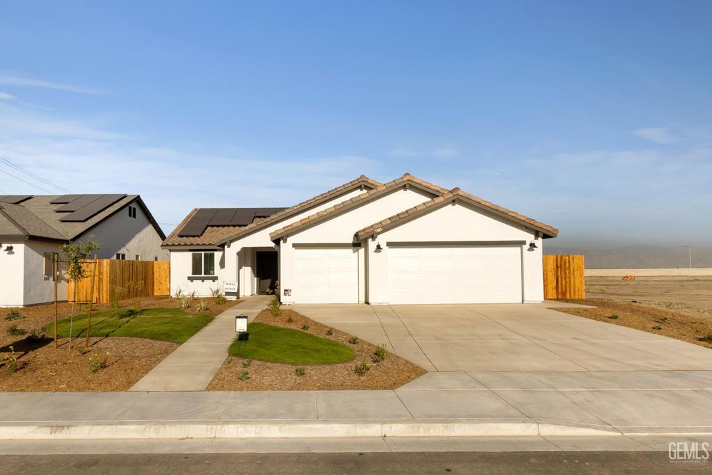 Photo of 7305 Erskineville Drive, Bakersfield, CA 93307 (MLS # 202603071)