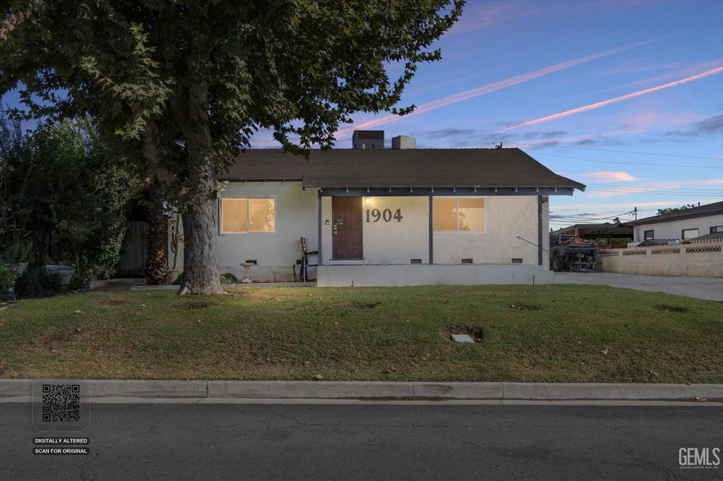 Photo of 1904 Radiance Drive, Bakersfield, CA 93304 (MLS # 202609706)