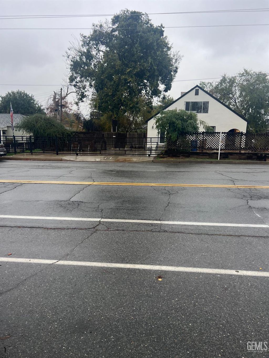 Photo of 2820 Alta Vista Drive, Bakersfield, CA 93305 (MLS # 202512750)