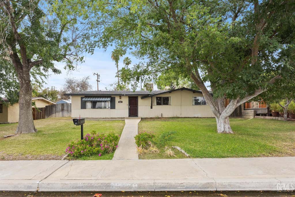 Photo of 3500 Columbus Street, Bakersfield, CA 93306 (MLS # 202605686)