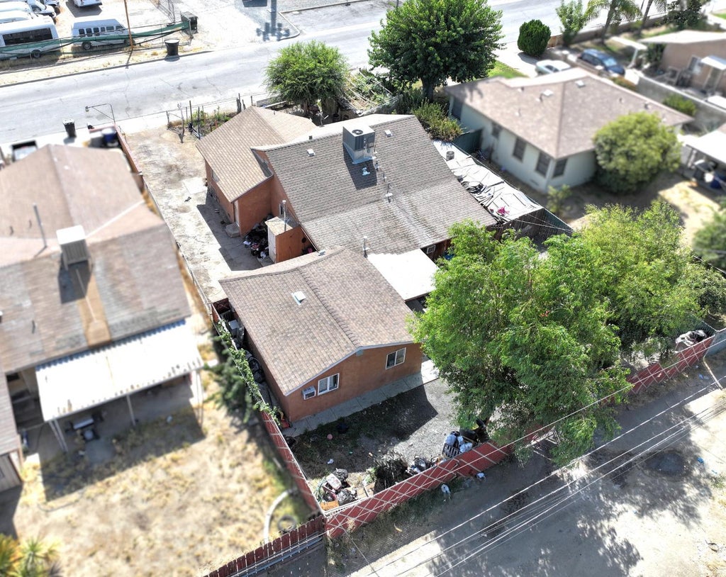Photo of 337 Norwalk Street, Delano, CA 93215 (MLS # 202608653)