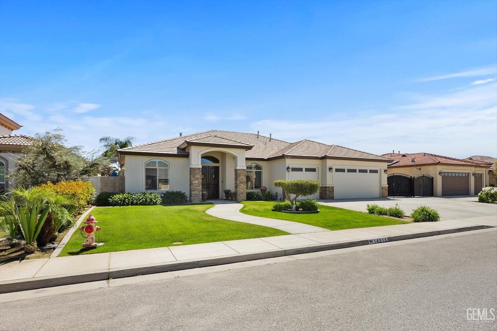 Photo of 14515 Wayne Lee Court, Bakersfield, CA 93314 (MLS # 202604039)