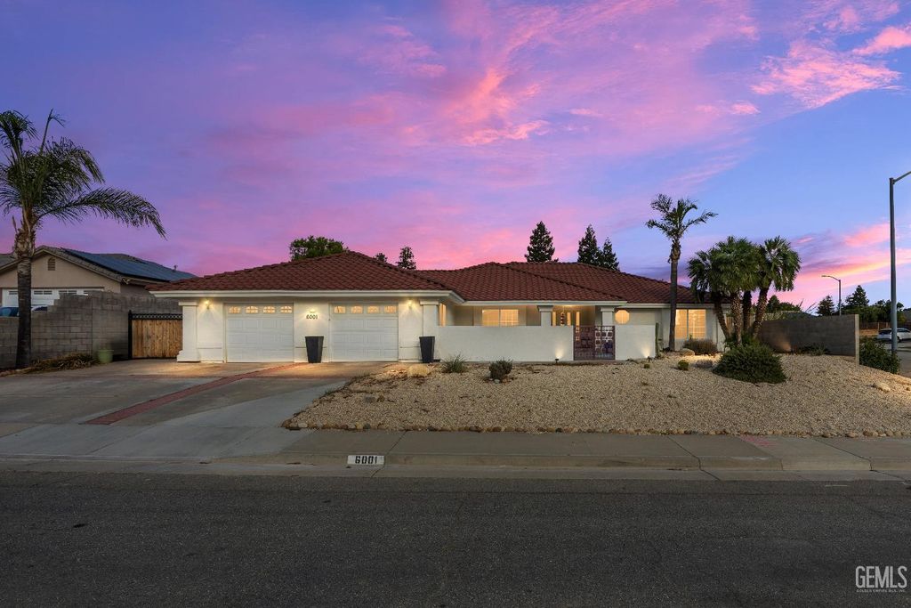 Photo of 6001 Friedson Court, Bakersfield, CA 93306 (MLS # 202511143)