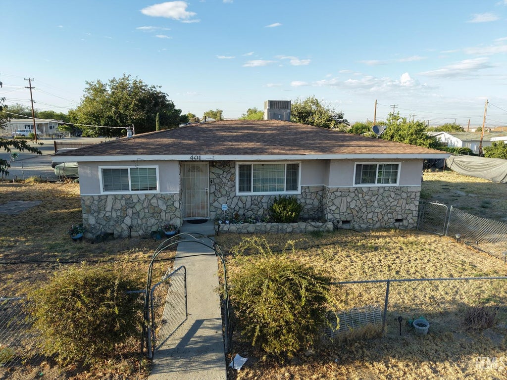 Photo of 0 401 Tejon St ST, Maricopa, CA 93252 (MLS # 202609773)