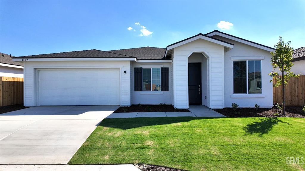 Photo of 1427 Gaines Court, Bakersfield, CA 93307 (MLS # 202510340)