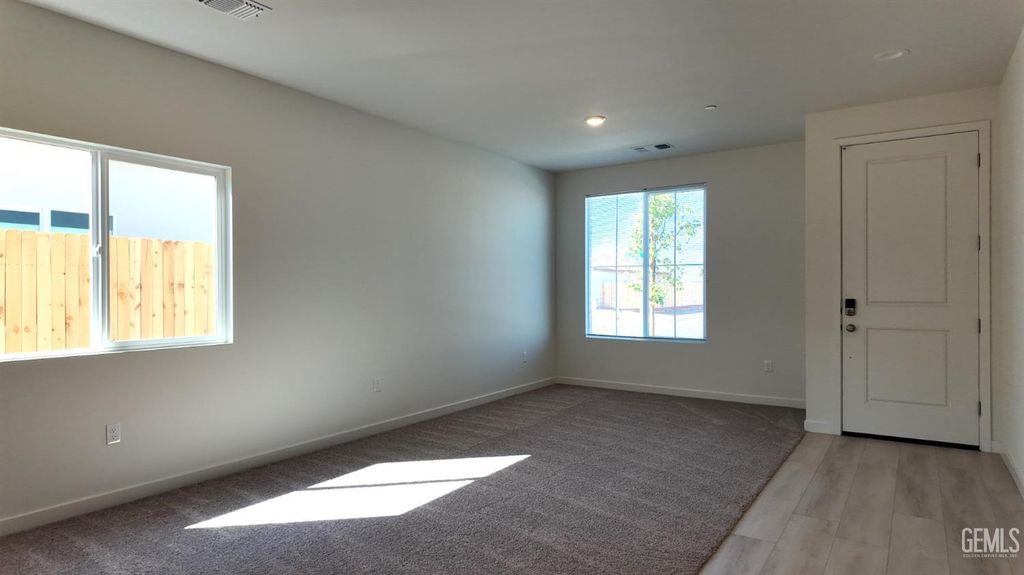 Photo of 1427 Gaines Court, Bakersfield, CA 93307 (MLS # 202510340)