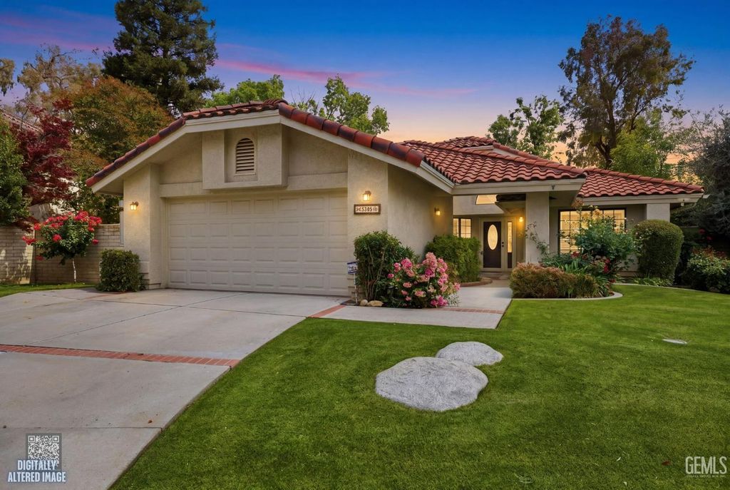 Photo of 5305 Muirfield Drive, Bakersfield, CA 93306 (MLS # 202604657)