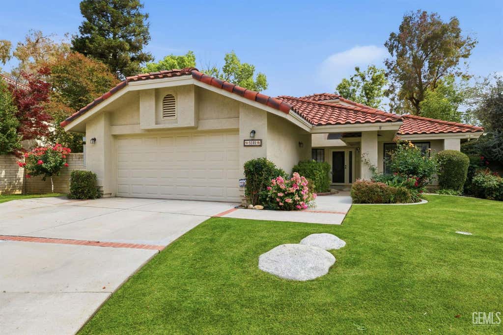 Photo of 5305 Muirfield Drive, Bakersfield, CA 93306 (MLS # 202604657)