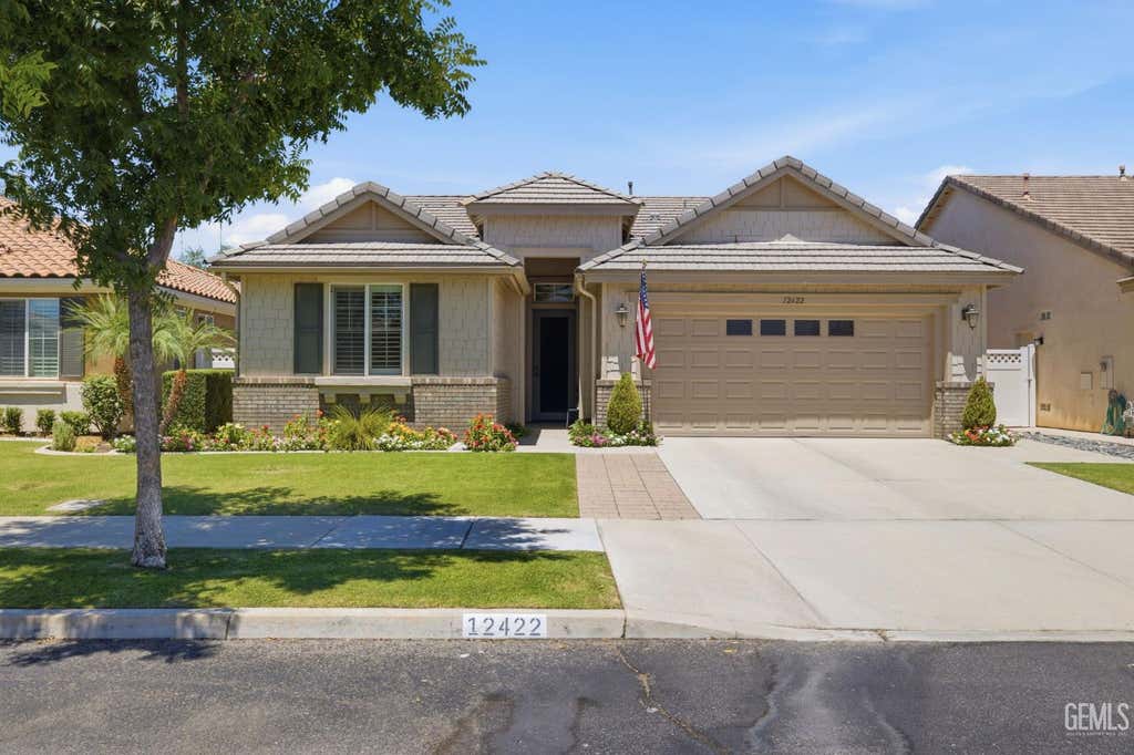 Photo of 12422 Winger Street, Bakersfield, CA 93312 (MLS # 202607984)