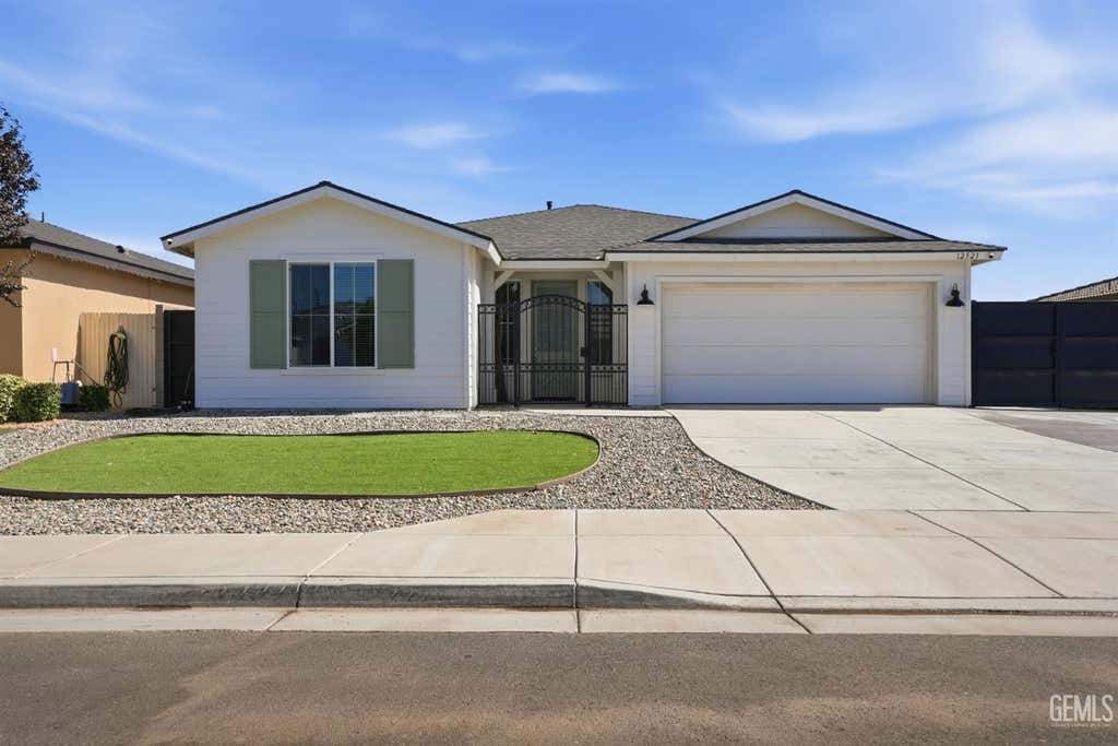 Photo of 12521 Maclure Drive, Bakersfield, CA 93311 (MLS # 202608026)