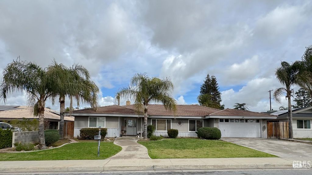 Photo of 3612 Christmas Tree Lane, Bakersfield, CA 93306 (MLS # 202602034)
