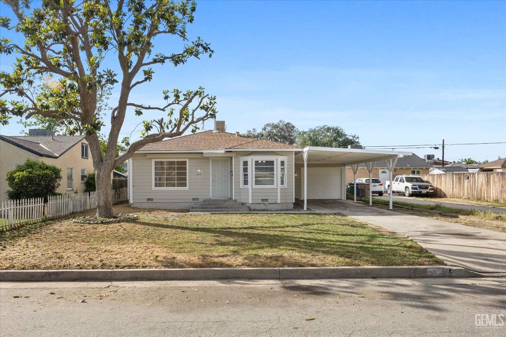 Photo of 604 Arvin Street, Bakersfield, CA 93308 (MLS # 202603859)