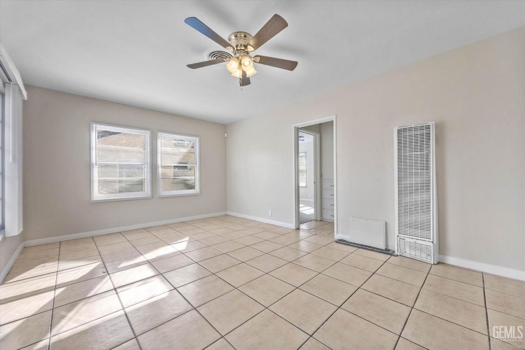 Photo of 604 Arvin Street, Bakersfield, CA 93308 (MLS # 202603859)