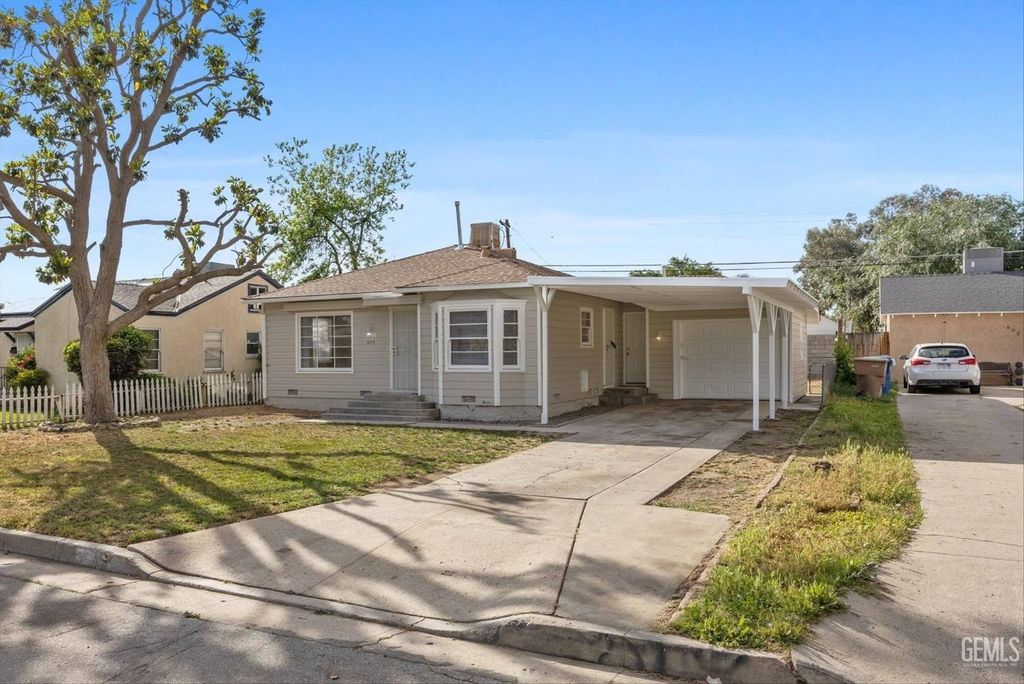 Photo of 604 Arvin Street, Bakersfield, CA 93308 (MLS # 202603859)