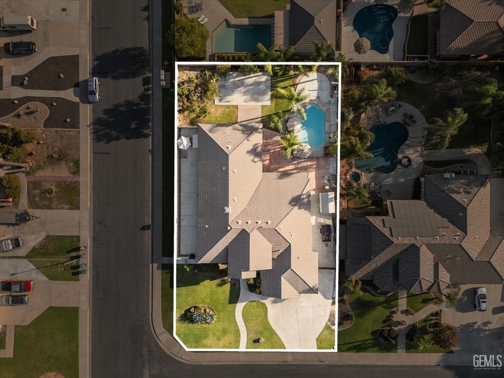 Photo of 13303 Ascot Court, Bakersfield, CA 93314 (MLS # 202510553)