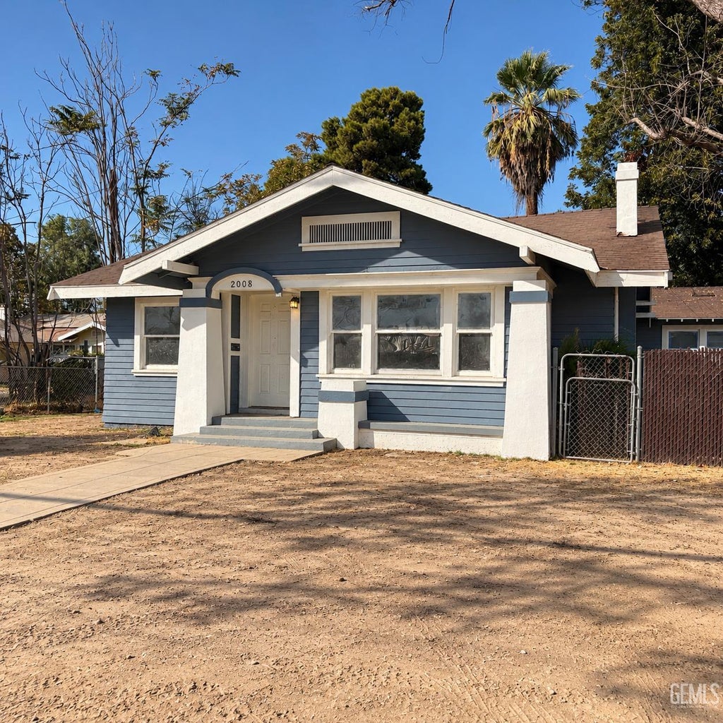 Photo of 2008 Brundage Lane, Bakersfield, CA 93304 (MLS # 202610822)