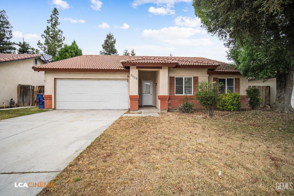 Photo of 9820 Battersea Park Drive, Bakersfield, CA 93312 (MLS # 202603556)