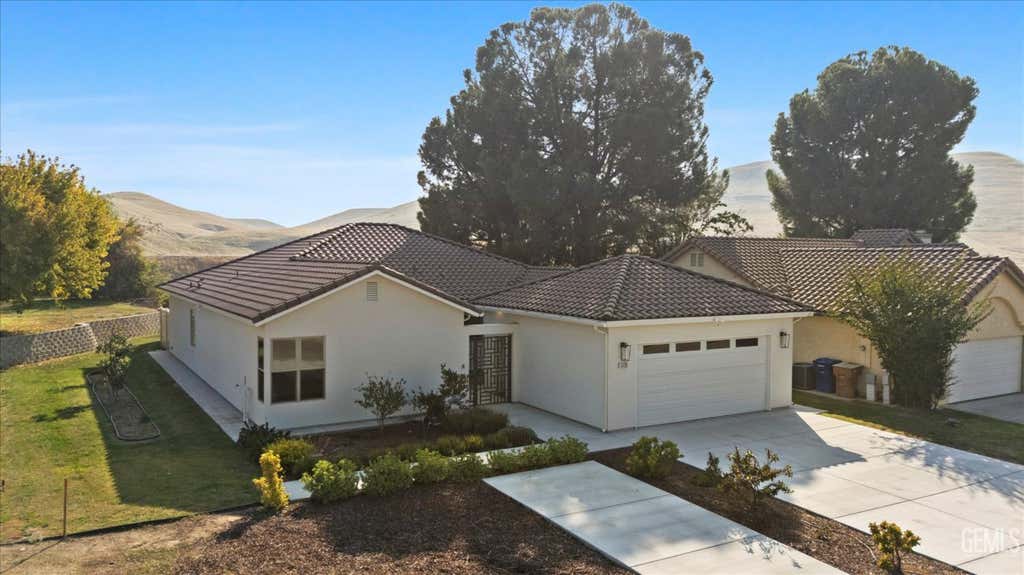 Photo of 16120 Match Pointe Court, Bakersfield, CA 93306 (MLS # 202604651)