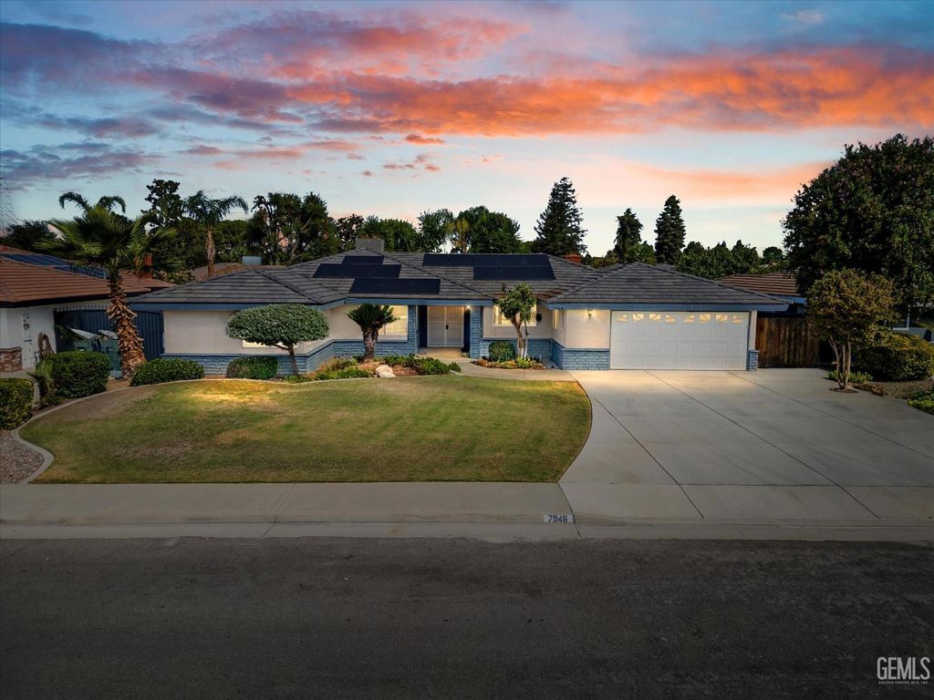 Photo of 7946 Debbs Avenue, Bakersfield, CA 93308 (MLS # 202511080)