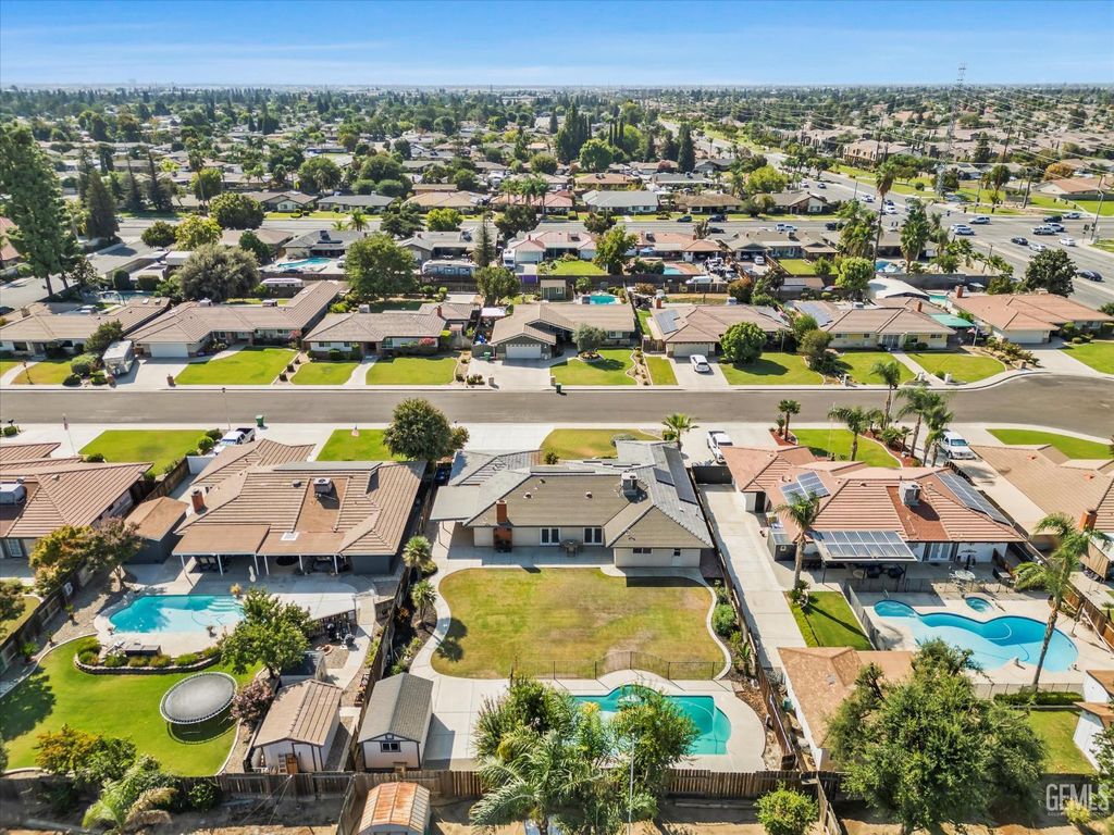 Photo of 7946 Debbs Avenue, Bakersfield, CA 93308 (MLS # 202511080)