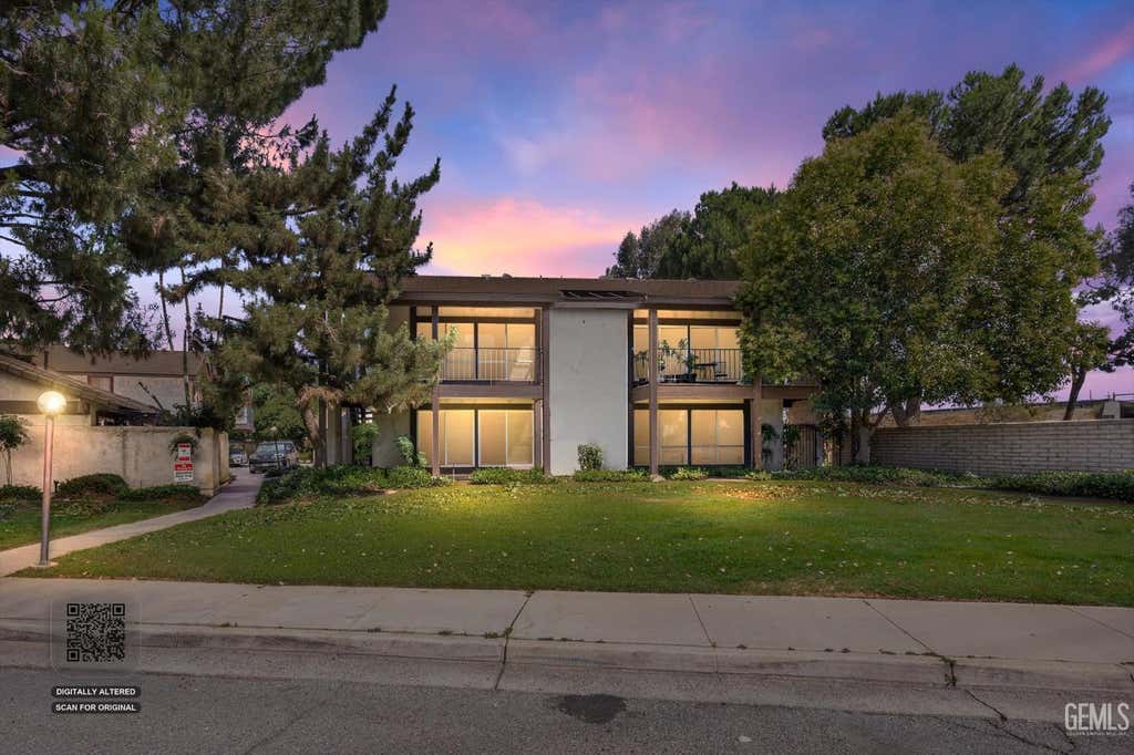 Photo of 3333 El Encanto Court #19, Bakersfield, CA 93301 (MLS # 202605605)
