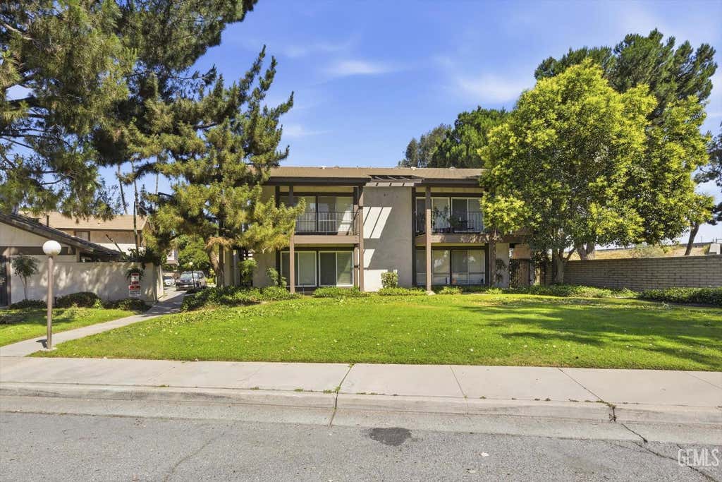 Photo of 3333 El Encanto Court #19, Bakersfield, CA 93301 (MLS # 202605605)