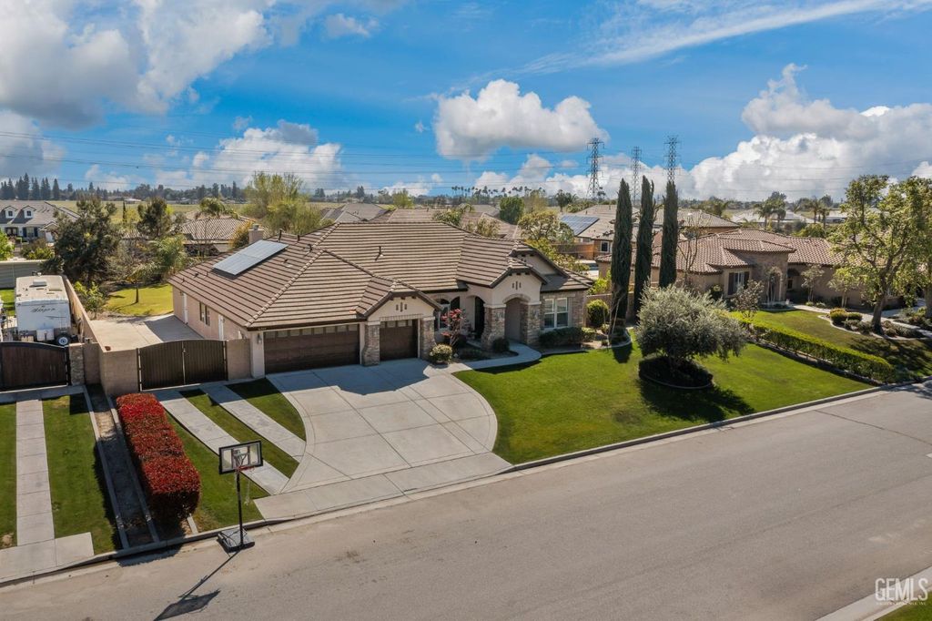 Photo of 16349 Coastal Court, Bakersfield, CA 93314 (MLS # 202606005)