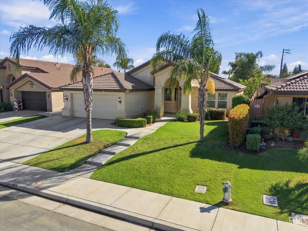 Photo of 4913 Au Chocolat Drive, Bakersfield, CA 93311 (MLS # 202609954)