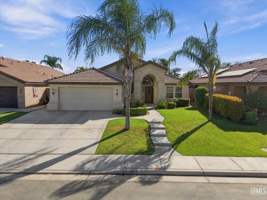 Photo of 4913 Au Chocolat Drive, Bakersfield, CA 93311 (MLS # 202609954)
