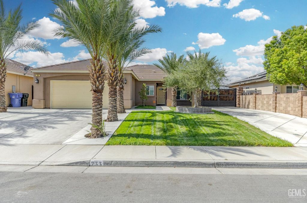 Photo of 733 Ensenata Drive, Mc Farland, CA 93250 (MLS # 202511122)