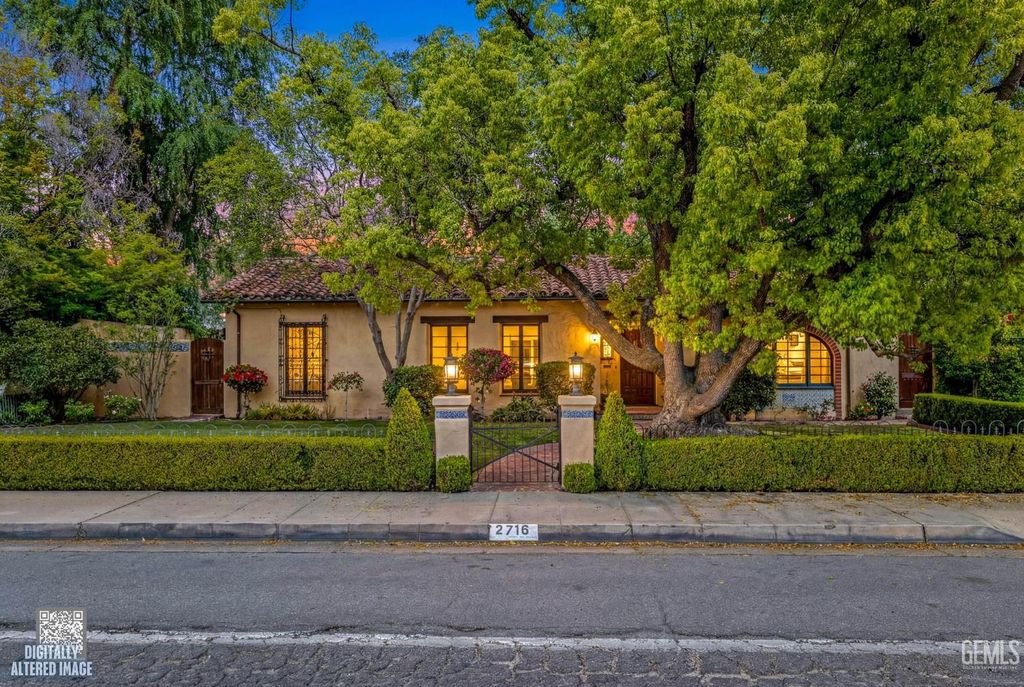 Photo of 2716 21st Street, Bakersfield, CA 93301 (MLS # 202603203)