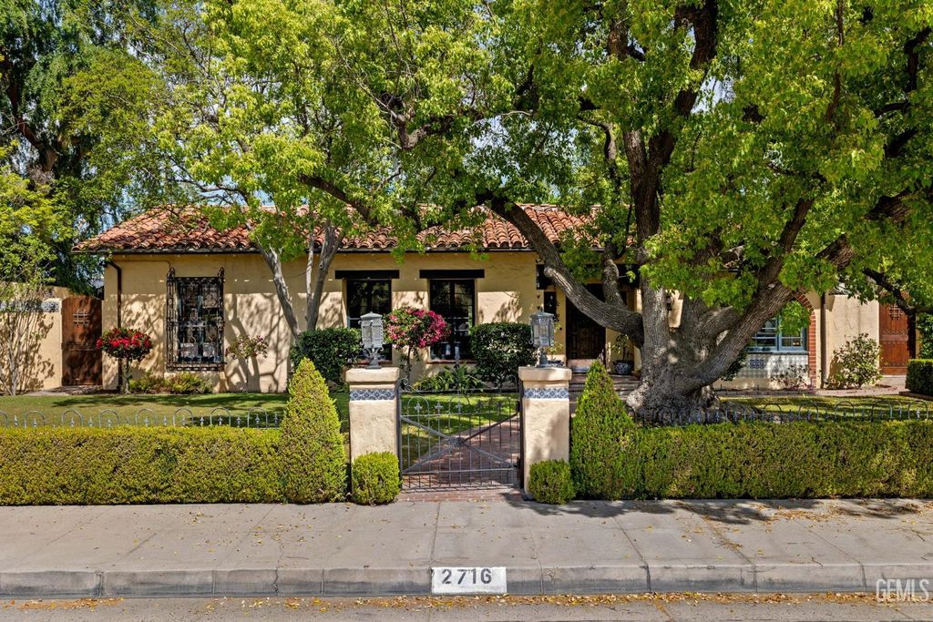 Photo of 2716 21st Street, Bakersfield, CA 93301 (MLS # 202603203)