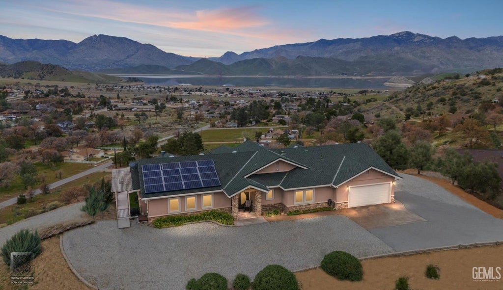 Photo of 3303 Piute Hill Road, Lake Isabella, CA 93240 (MLS # 202605748)