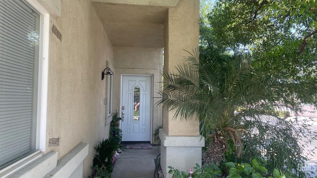 Photo of 7803 Quest Street, Bakersfield, CA 93307 (MLS # 202510722)
