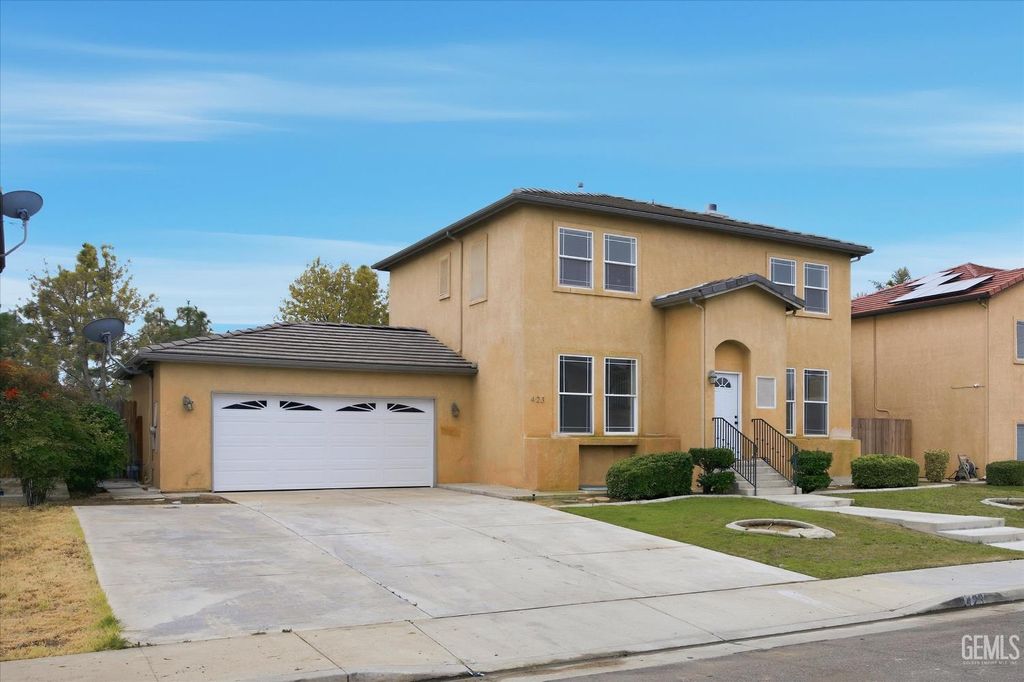 Photo of 423 Rian Noelle Ct, Bakersfield, CA 93308 (MLS # 202600348)