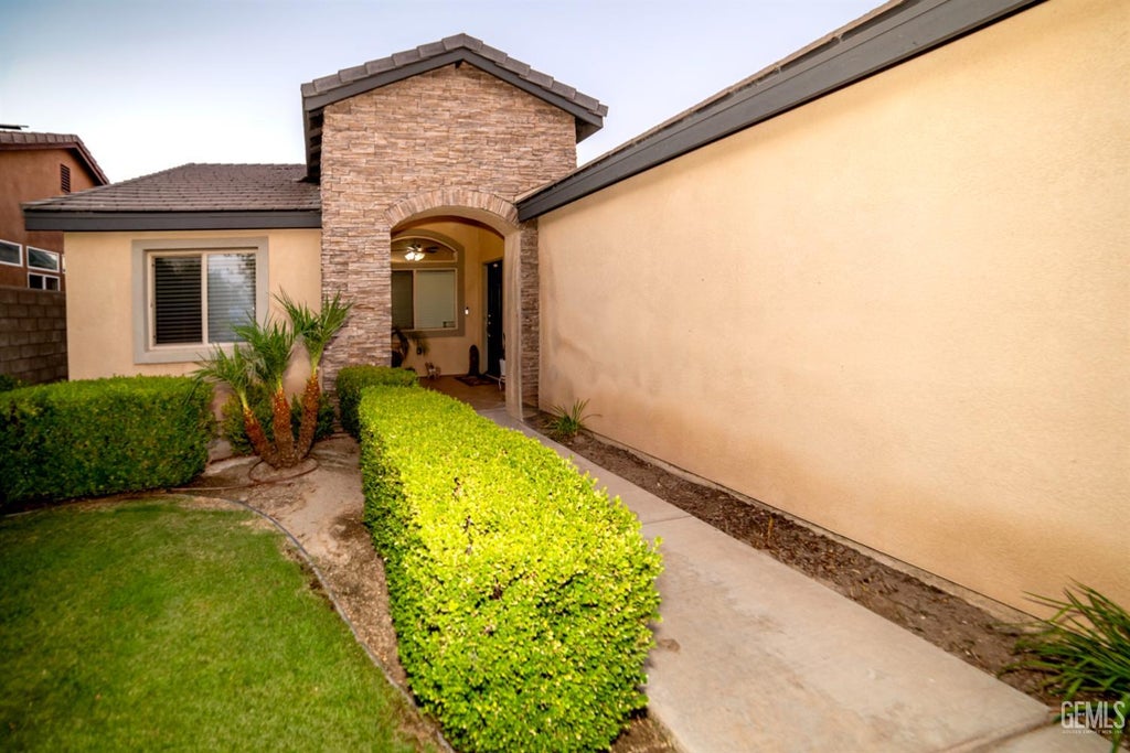 Photo of 10706 Montemar Drive, Bakersfield, CA 93311 (MLS # 202607446)