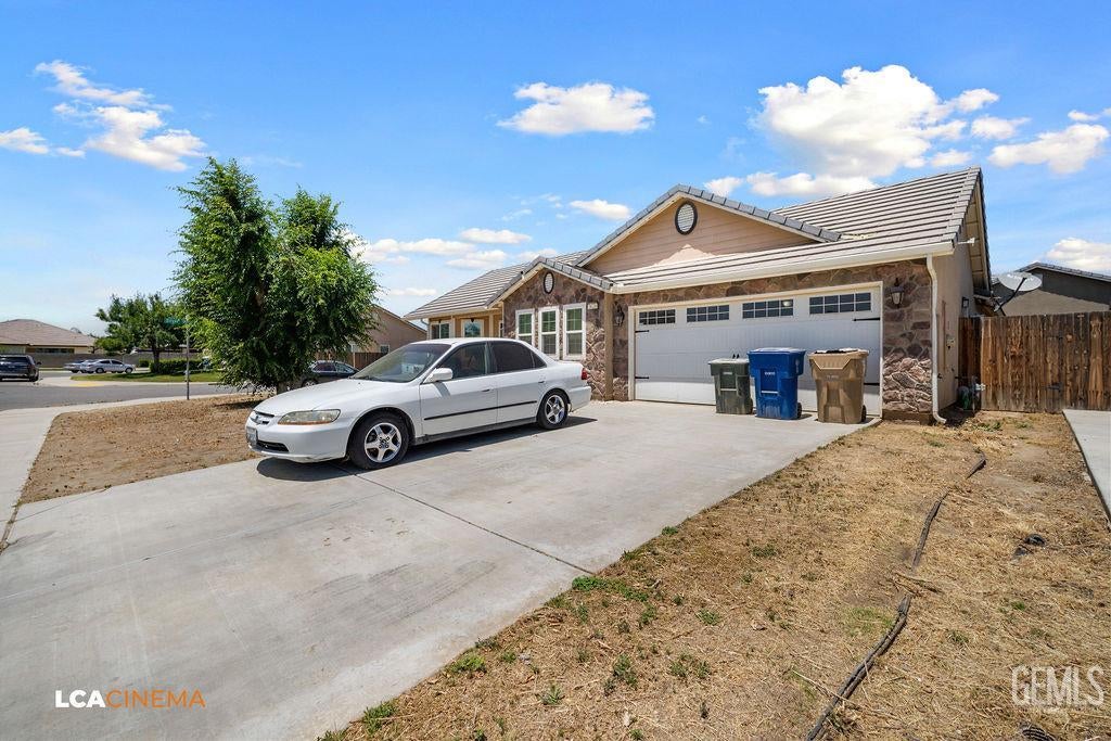 Photo of 3626 Bridget Avenue, Bakersfield, CA 93313 (MLS # 202605759)