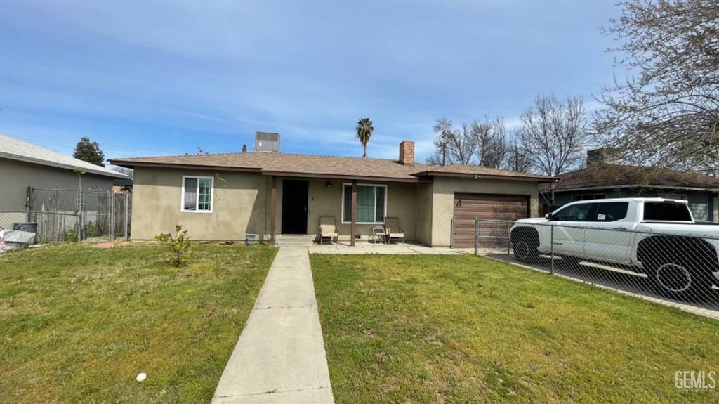 Photo of 4408 Fishering Drive, Bakersfield, CA 93309 (MLS # 202510772)