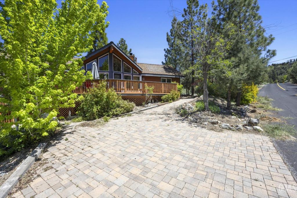 Photo of 2301 Rhine Court, Pine Mountain Club, CA 93222 (MLS # 202605379)