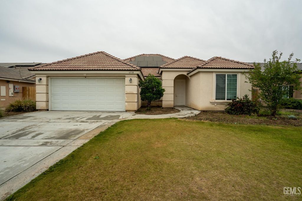 Photo of 6518 Bangor Place, Bakersfield, CA 93313 (MLS # 202603486)