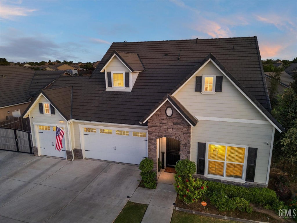 Photo of 13603 Night Star Lane, Bakersfield, CA 93314 (MLS # 202609804)